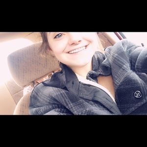 Meet your Posher, Kaylie